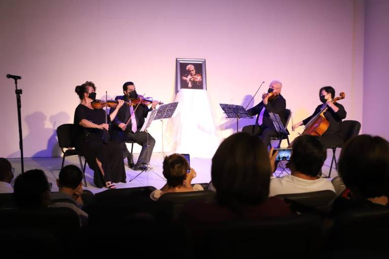 Recuerdan al violinista Héctor Olvera a un año de su muerte