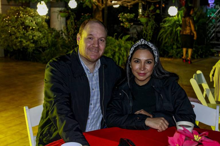 Con piñatas, rifas y música realiza su posada el Instituto de Neurociencias y Educación de Sinaloa