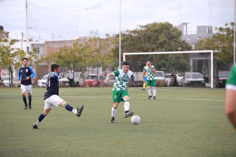 Servigrúas-Sonido Zeuss desata toda su ofensiva en Liga Superveteranos