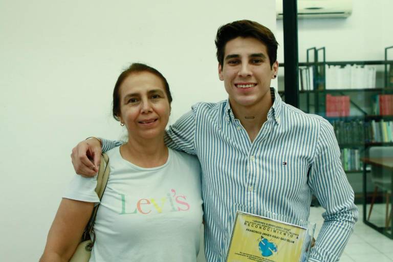 Premia el ISJU a 27 jóvenes destacados y activistas sociales