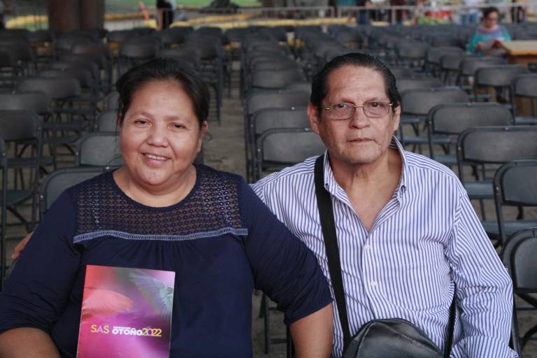 Familias enteras viven una gran fiesta sinaloense