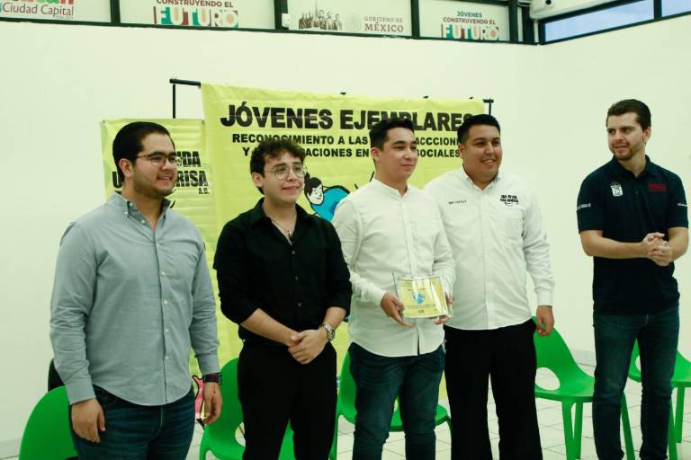 Premia el ISJU a 27 jóvenes destacados y activistas sociales