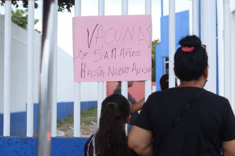 En Mazatlán llevan a niños de 5 a 11 años a vacunarse contra el Covid, pero los regresan porque se agotaron las dosis
