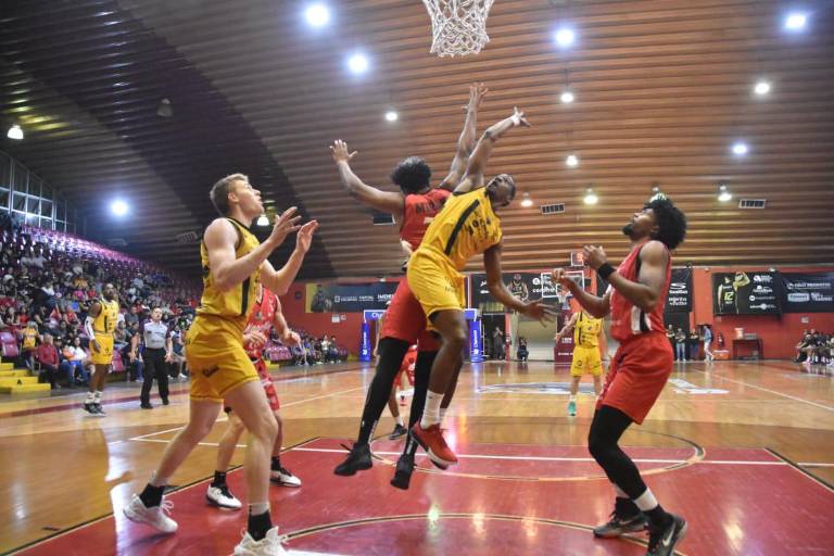 Caballeros de Culiacán inauguran Cibacopa 2025 en casa