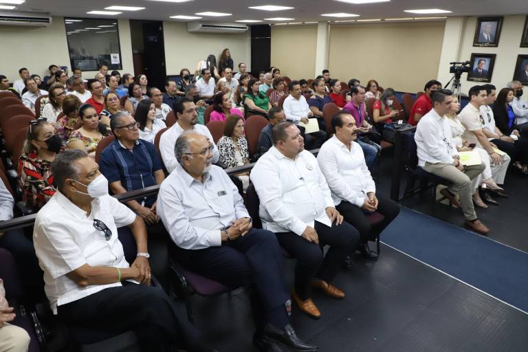Rinden homenaje al abogado Sánchez Morán en la UAS