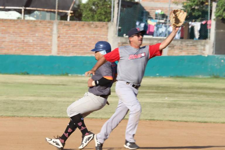 Definen al campeón de la Liga de Beisbol Meseros al Bat