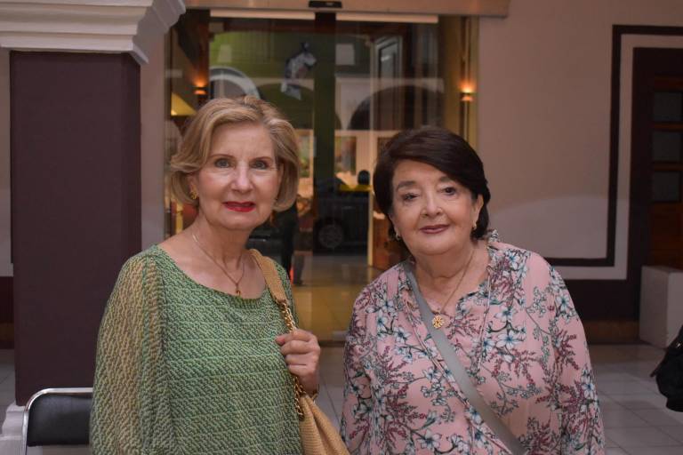 Acompañan a Cecilia Pablos en la presentación de su libro ‘Galbare’