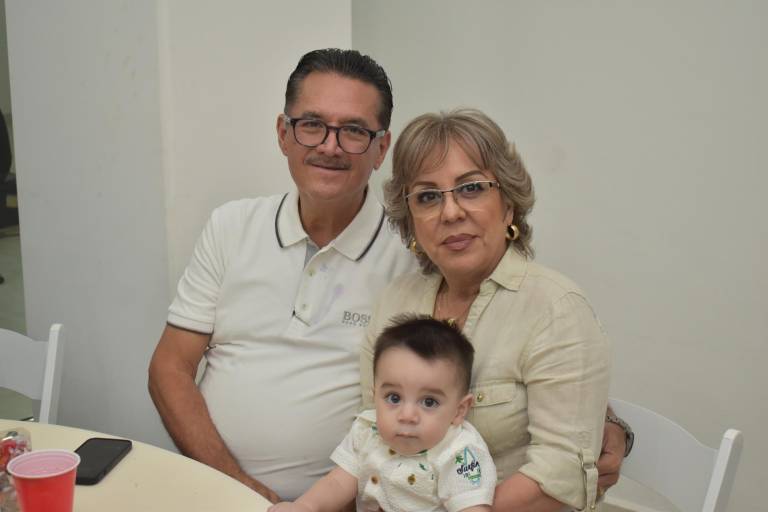 Despiden Alegría Peña y Manuel de Jesús Serrano su soltería