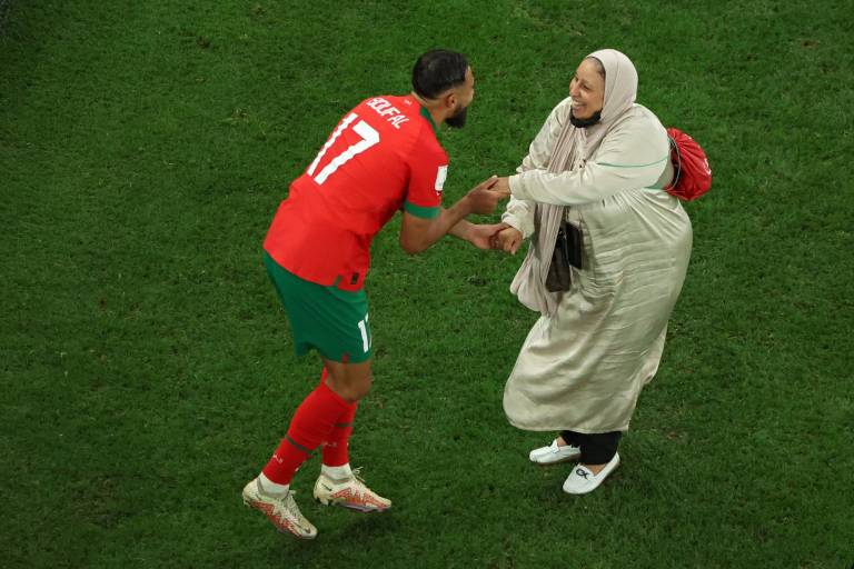 Marroquíes celebran de Rabat a París triunfo histórico de selección