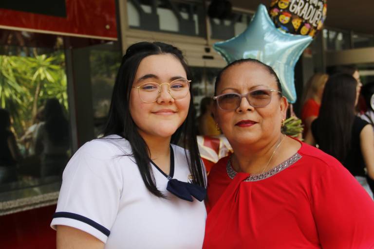 Alumnos del Instituto América dicen adiós a la secundaria