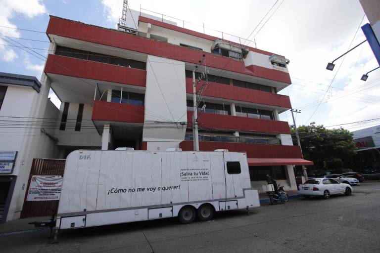 Gobierno de Sinaloa adjudicó $22.6 millones de manera directa para un Centro de Salud que tiene 3 años sin operar