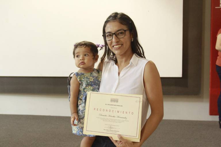 Entrega el Colegio de Sinaloa becas de disertación doctoral