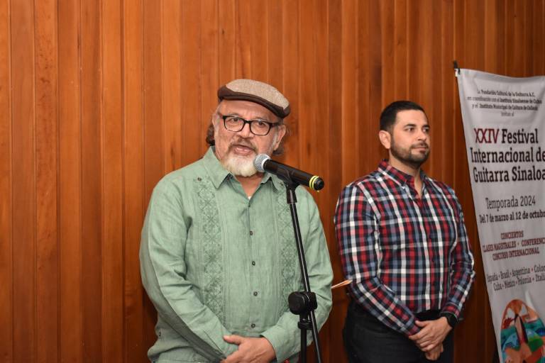 Comparte Andrea González su virtuosismo en la guitarra