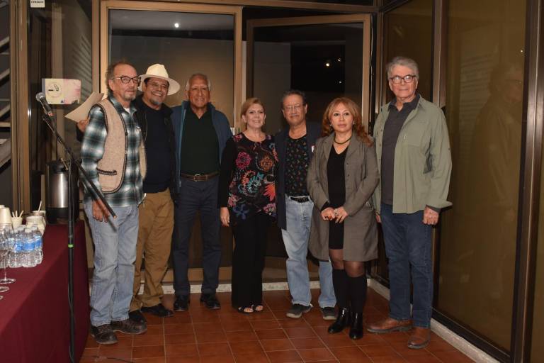 Celebran el arte en la expo Premio Roberto Pérez Rubio