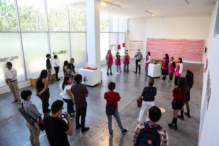 Se manifiestan artistas contra la violencia de género