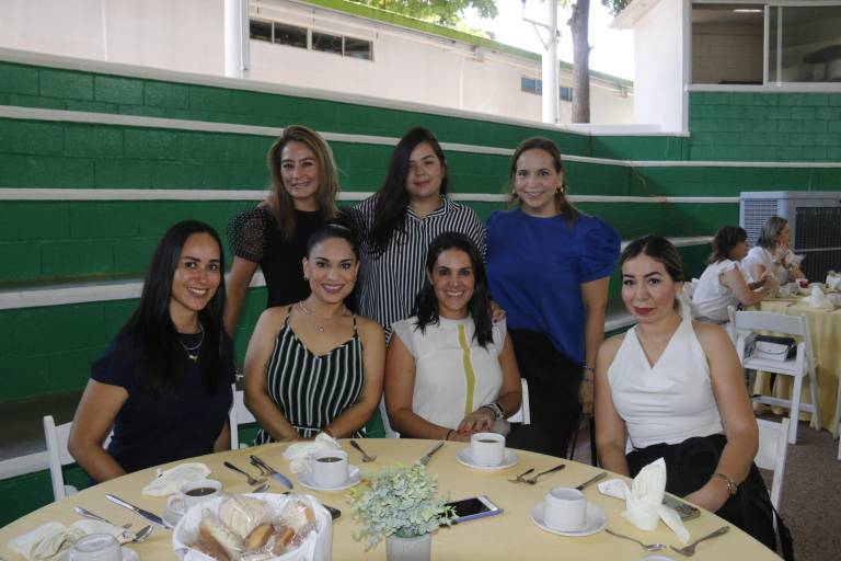 Se reencuentran coordinadoras del Instituto Senda en agradable desayuno
