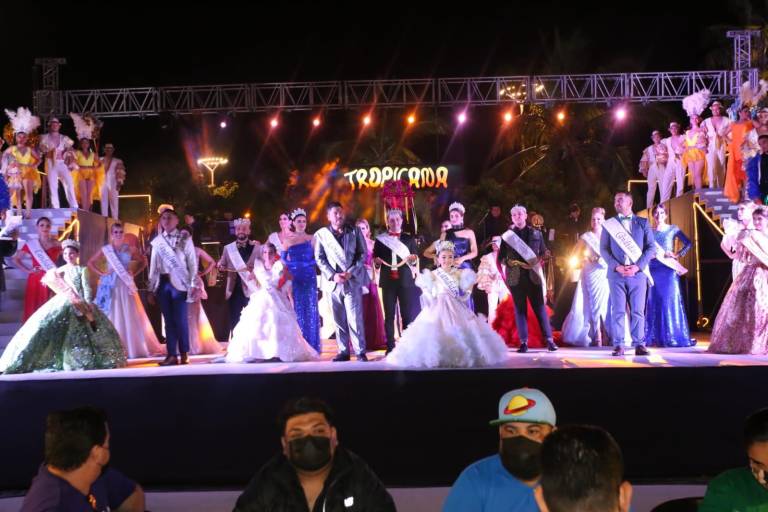 Obed Ibarra y Scarleth Valenzuela son los primeros soberanos de Carnaval de Mazatlán 2022