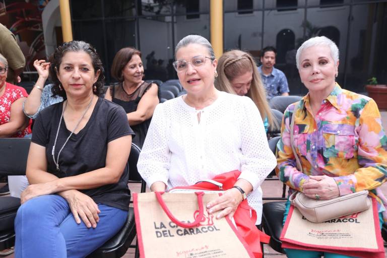 Viven tarde de literatura en la presentación del libro ‘Olvidarás el fuego’, de Gabriela Riveros