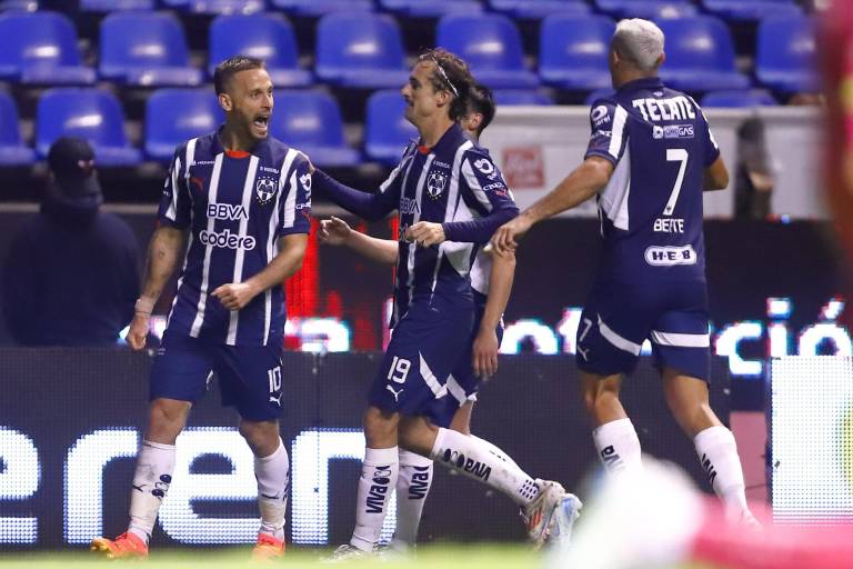 Rayados vence al Puebla en el regreso de la Liga MX
