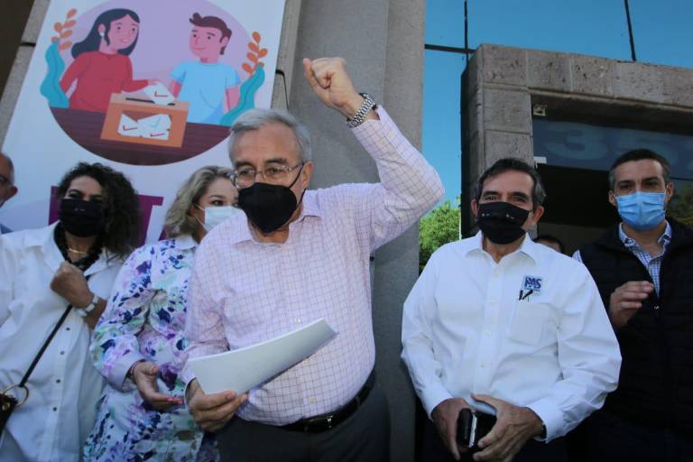 Trataré de ser el candidato que el PAS merece: Rocha Moya en su registro por este partido ante el IEES