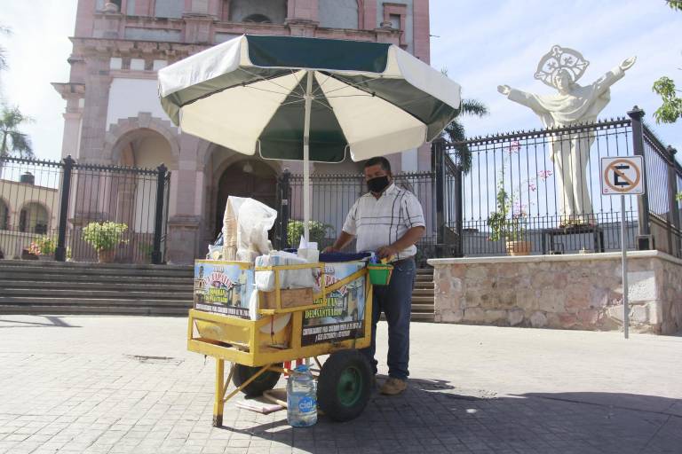 Desde hace 71 años, las nieves de garrafa de don Juan del Santuario siguen siendo el postre preferido de los culiacanenses
