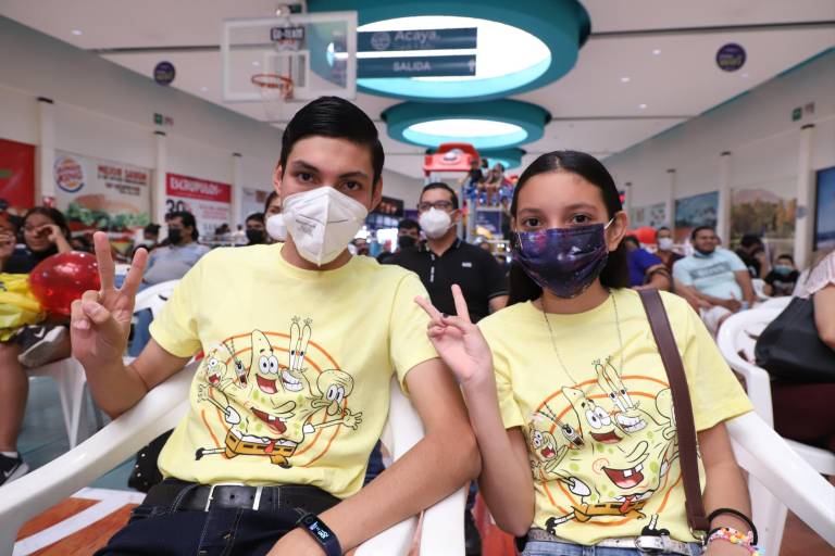 Visita Mazatlán Kai Martínez, la voz oficial de la primera temporada de ‘Bob Esponja’