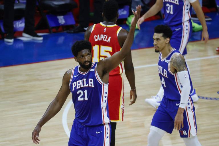 Milton y Embiid mantienen con vida a los 76ers que igualan la serie ante Hawks