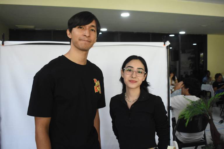 Muestran emprendedores sus productos en el ‘Mercado Creativo Yameto’