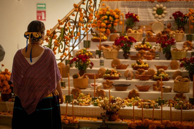 ONU se suma a la tradición popular mexicana con ofrendas por la vida y la paz