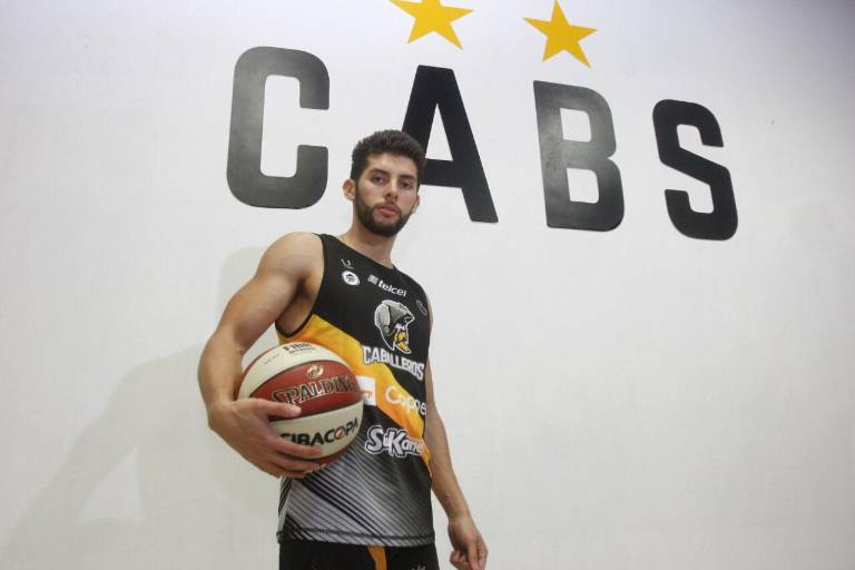 Óscar Piña Ibarra jugará con Caballeros de Culiacán