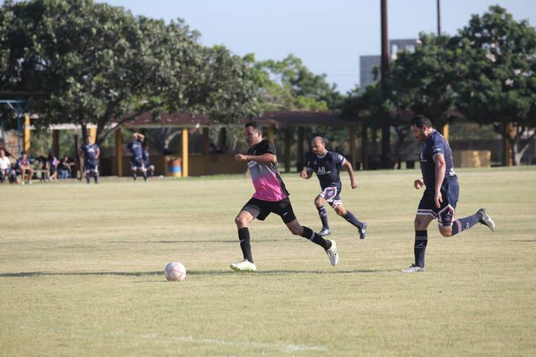 Se reanudan acciones en la Liga de Futbol Intermédicos