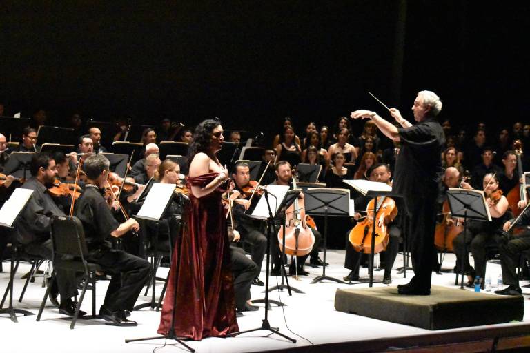 Ópera, zarzuela y música mexicana, disfrutan sinaloenses con la OSSLA