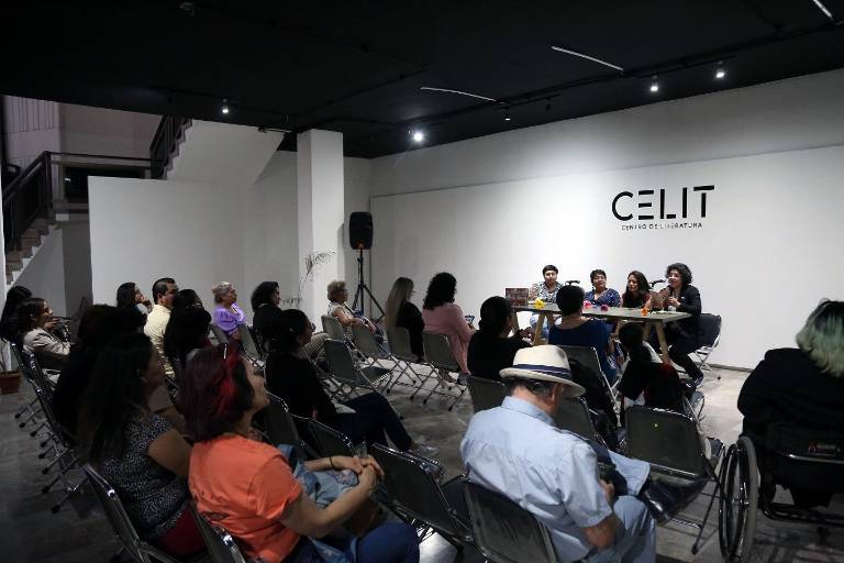 Las mujeres escriben y presentan ‘El muro desaparece’