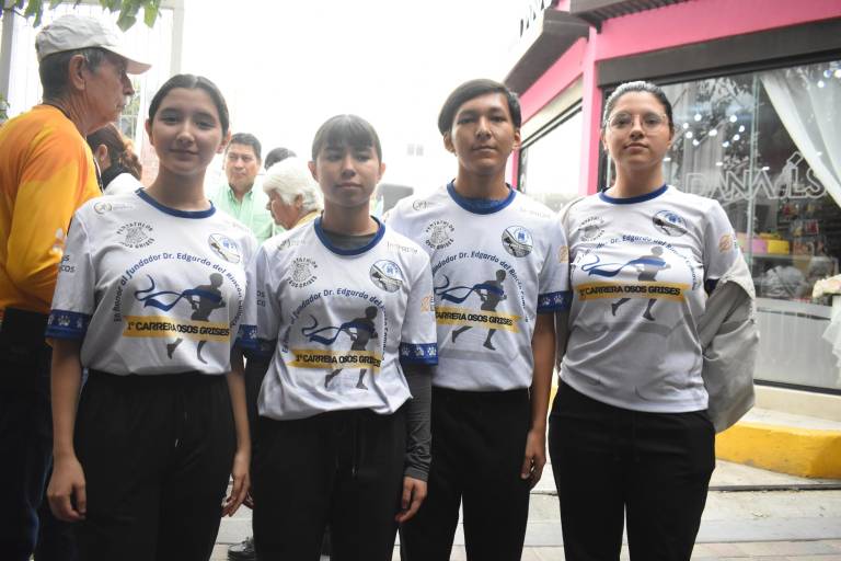 Acuden sinaloenses por su kit de corredor para el Maratón Internacional de Culiacán