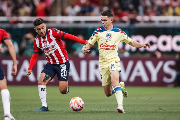 América golea a Chivas y tiene un pie en cuartos de final