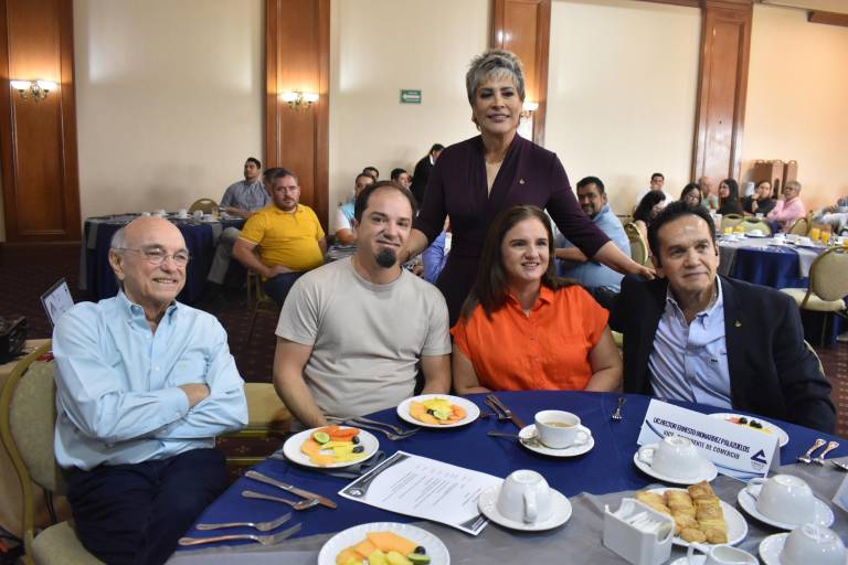 Comparte Mario Ramos su historia de éxito