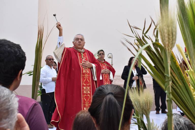 Aclaman a Cristo en la tradicional Misa de Domingo de Ramos