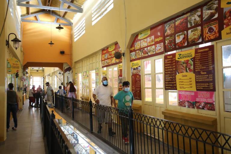 Por falta de agua cierran restaurantes del Mercado Pino Suárez, en Mazatlán