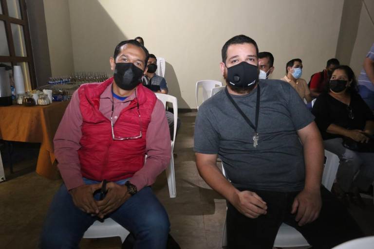 Arturo Santamaría Gómez presenta su libro ‘El futbolista sinaloense, talento, fuerza y garra’