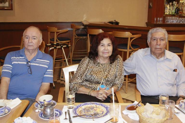 La Confraternidad Prevoriana celebra entre amigos