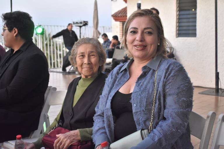 Egresa nueva generación de especialistas en Gerontología y Autismo