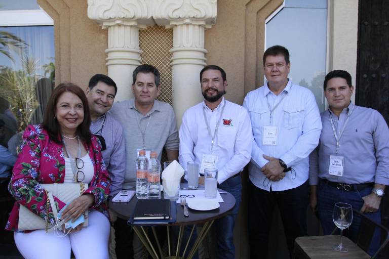 Realizan primer encuentro de egresados del IPADE