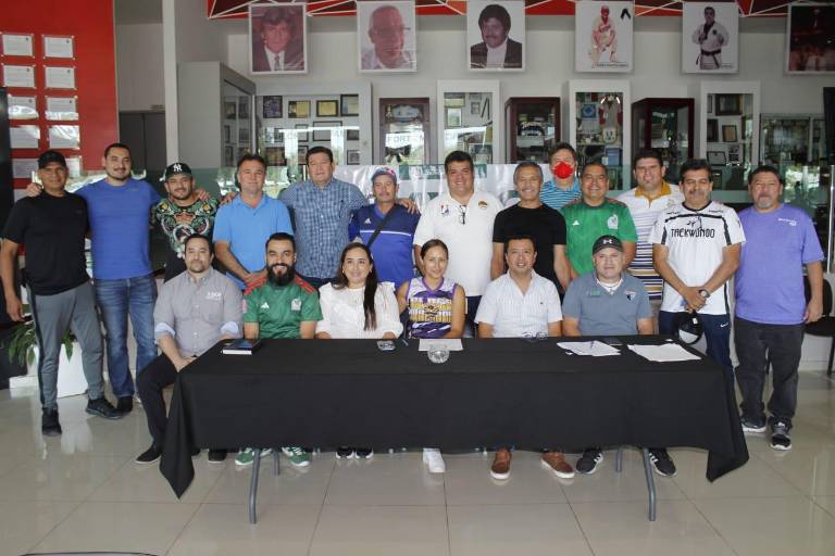 Se reúne director del Imdec con presidentes de comités municipales