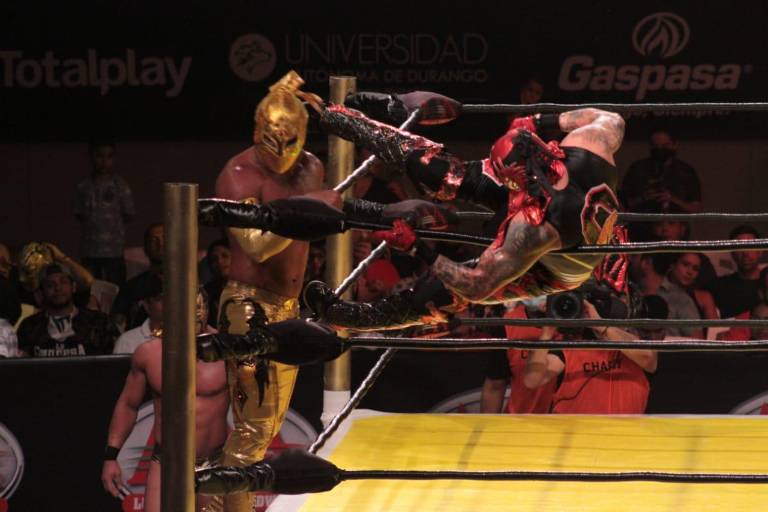 Pentagón Jr. e Hijo del Vikingo salen airosos en la Gira de Aniversario de la AAA en Mazatlán