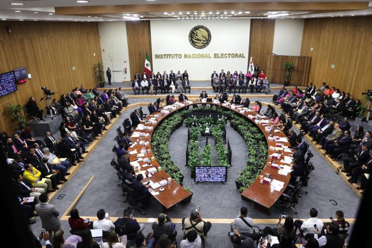 INE aprueba $660.9 millones para gastos de campaña a candidatos presidenciales en 2024