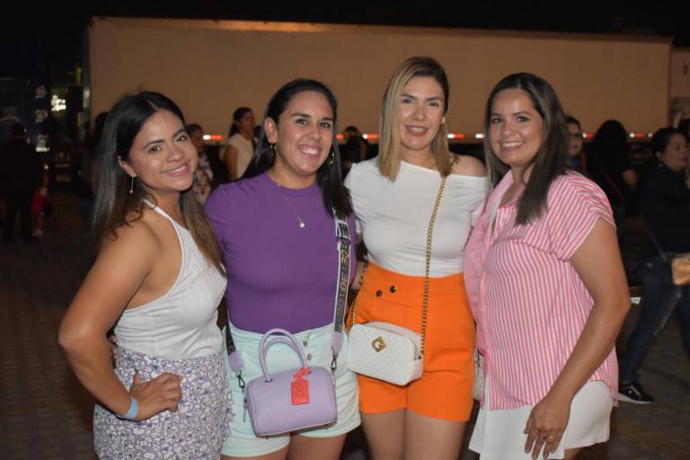 Disfrutan sinaloenses del concierto del adiós de OV7