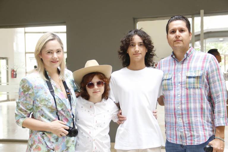 Despide La Escuela Activa Integral una generación más de sus aulas