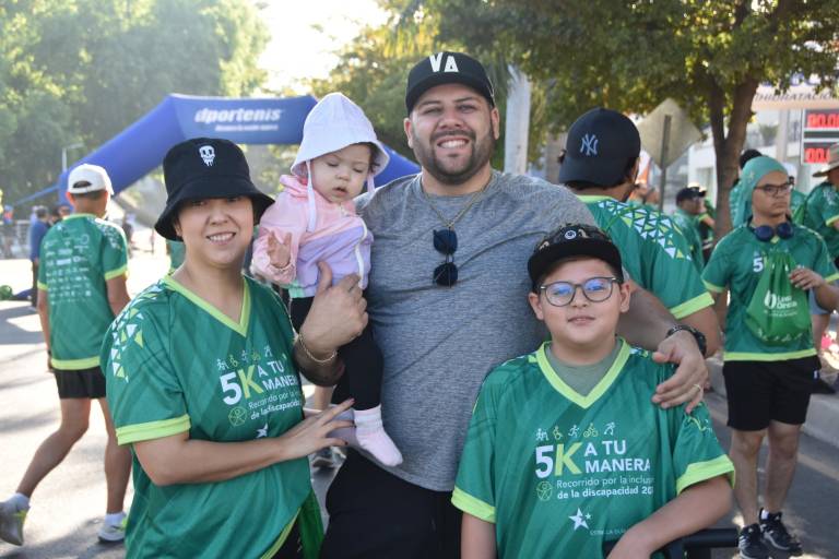 Corren miles de culiacanenses por la inclusión en la segunda carrera 5k A Tu Manera