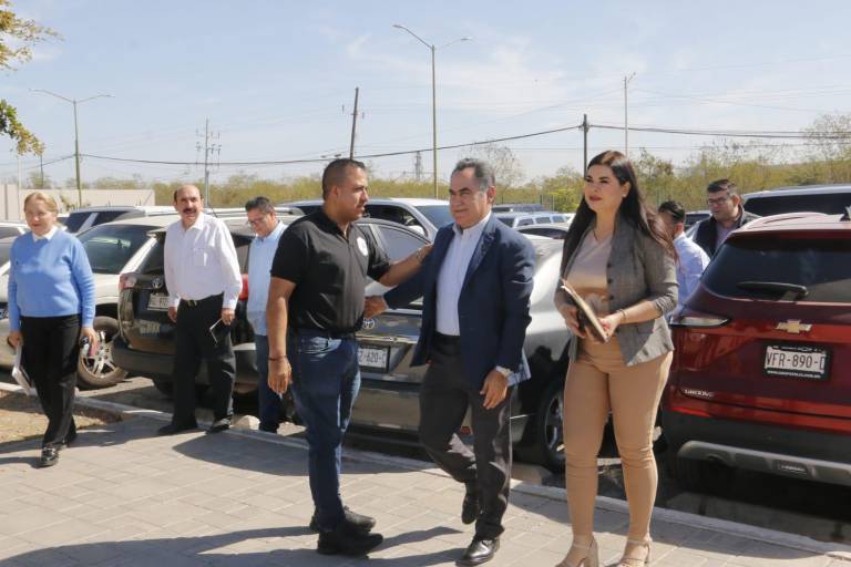 Universitarios acuden por sexto proceso de desempeño irregular y difieren hasta mayo