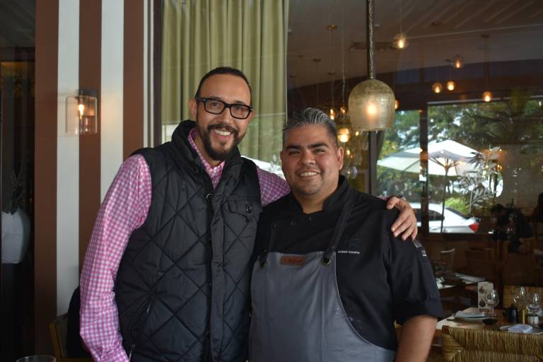 Celebran clientes y amigos el primer aniversario de Humaya Restaurante